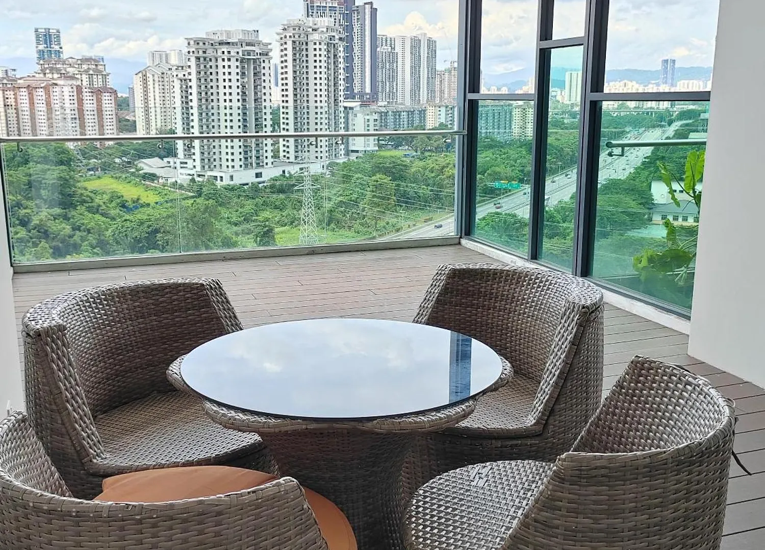 Klcc View Condominium Near Mid Valley Mall In Old Klang Road Kuala Lumpur 0*,  Malajsie