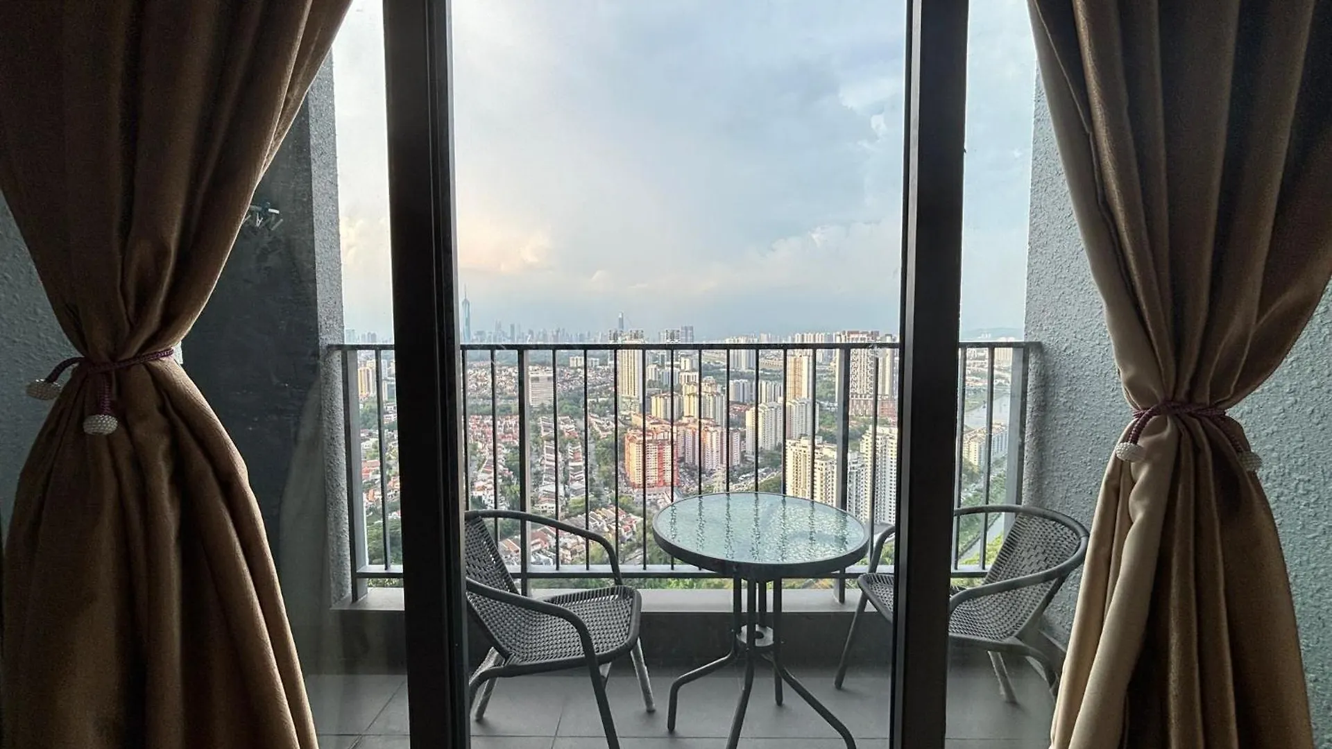 Διαμέρισμα Klcc View Condominium Near Mid Valley Mall In Old Klang Road Κουάλα Λουμπούρ